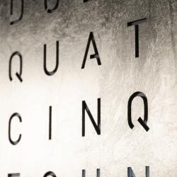 QLOCKTWO Earth 45 Creator´s Edition Platinum RAL 9005 Black
