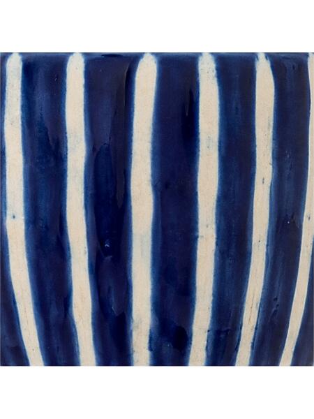 Blau mit Streifen